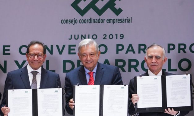Revés a la soberanía energética: @lopezobrador_ y @cceoficialmx  acuerdan cumplir contratos privados en el sector energético.
