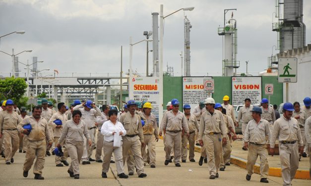 .@Pemex: Reinstalar despedidos con plenos derechos y reparar el daño integral a trabajadores petroleros en lucha.