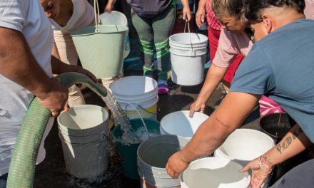 COVID-19, agua escasa y privatizada, una combinación peligrosa.