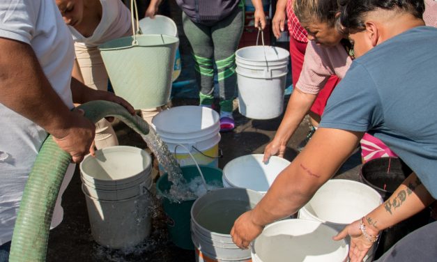 COVID-19, agua escasa y privatizada, una combinación peligrosa.
